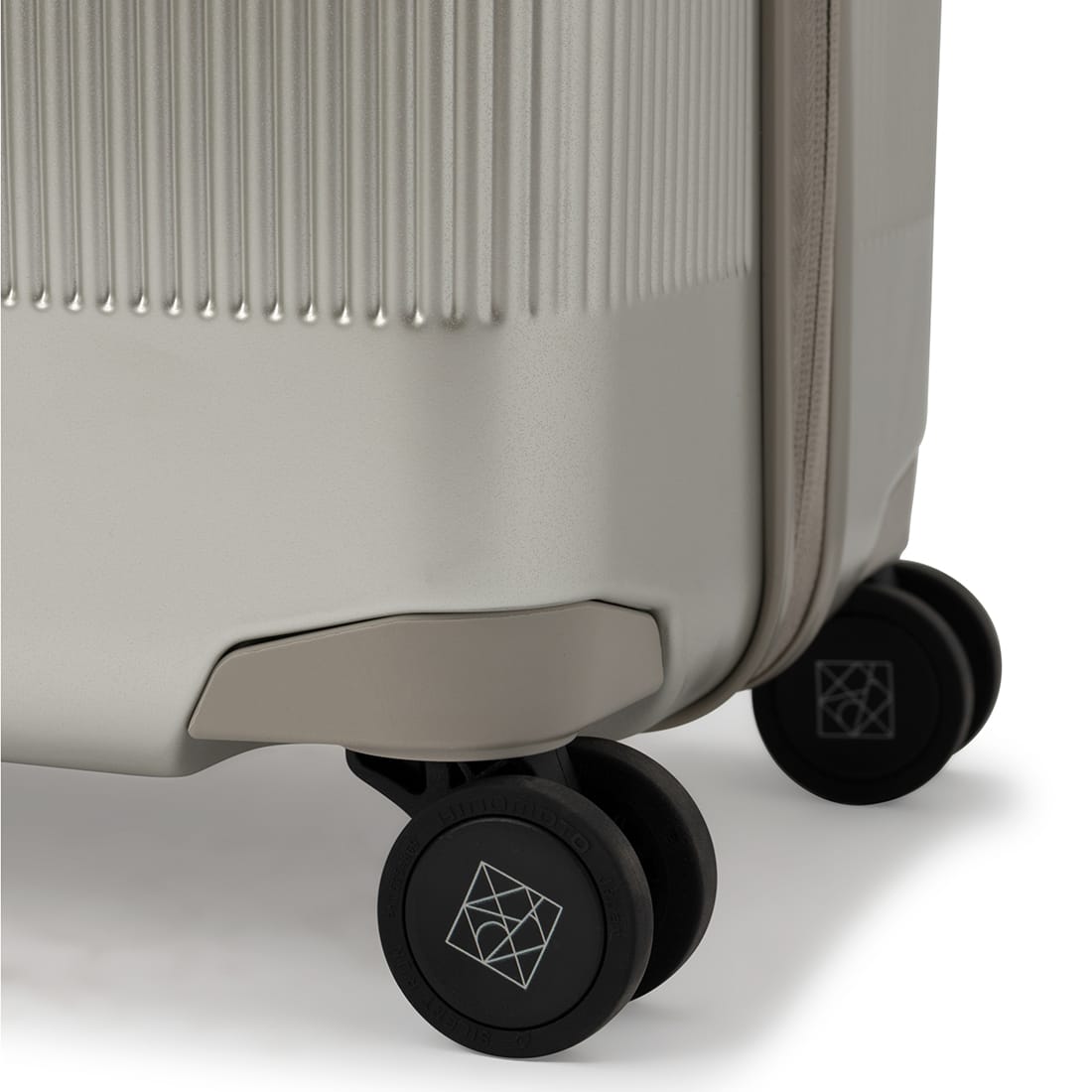 The Aspen – Hazelnut Large Check-in Luggage