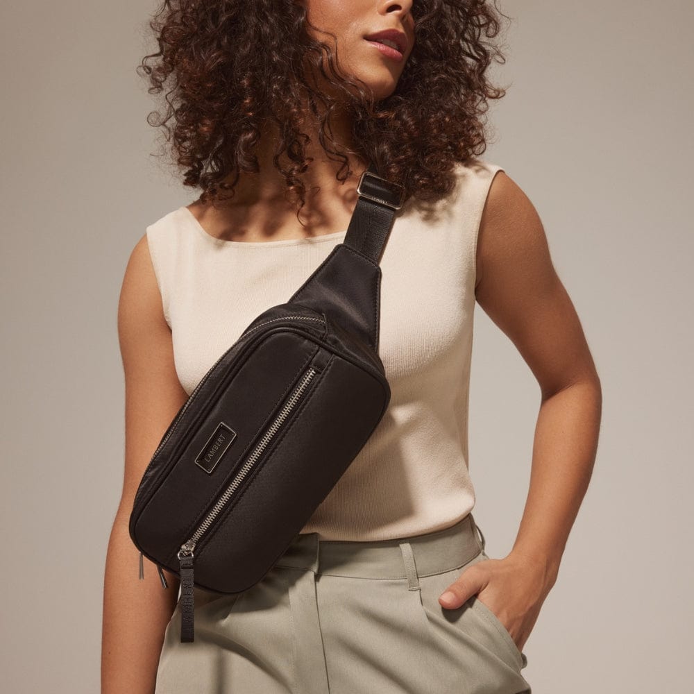 Le Jessie - Sac banane en nylon noir
