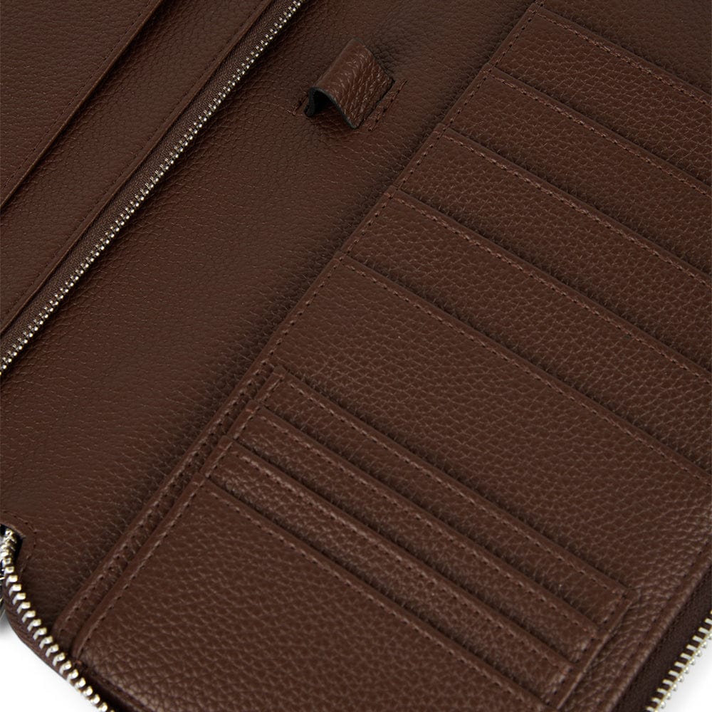 Le Ines - Étui à passeport familial en cuir vegan chocolate