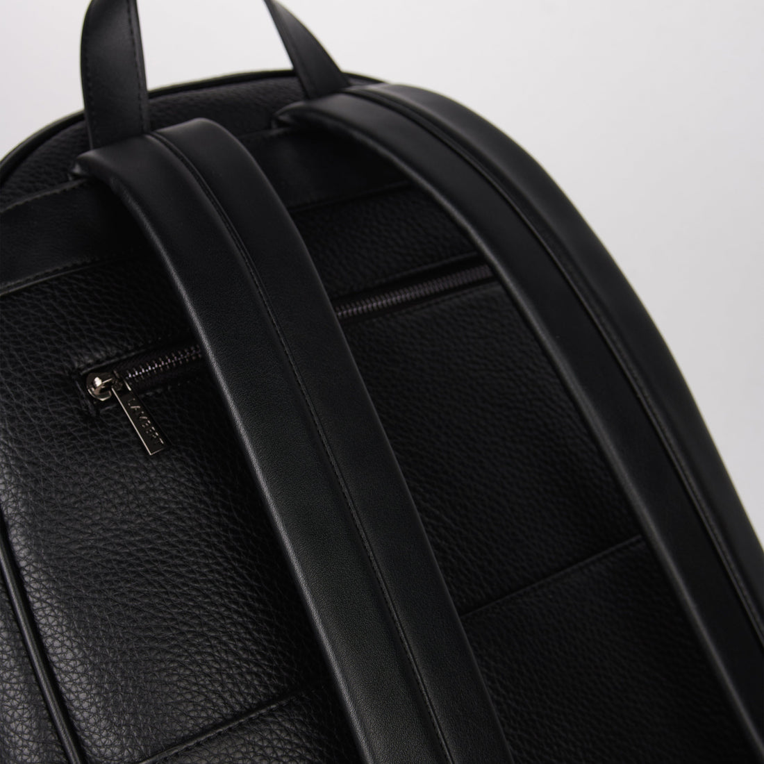 Le Logan - Sac à dos en cuir vegan noir