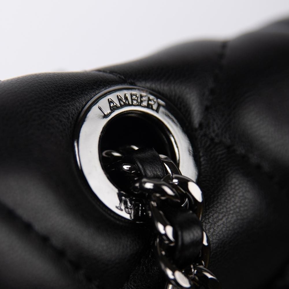 Le Sadie - Sac à dos 2-en-1 matelassé en cuir vegan noir