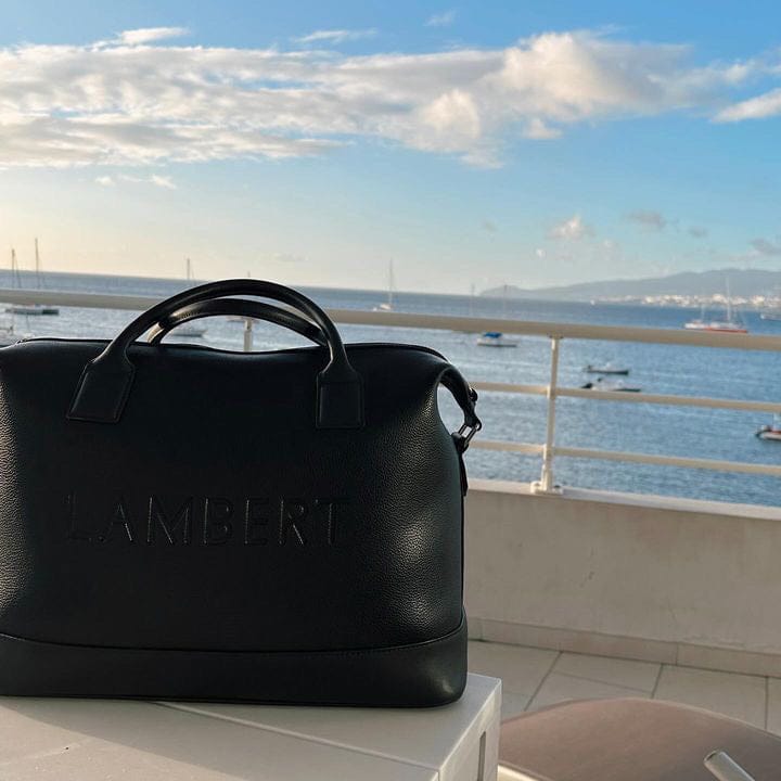 Le Mae - Petit sac de voyage en cuir vegan noir